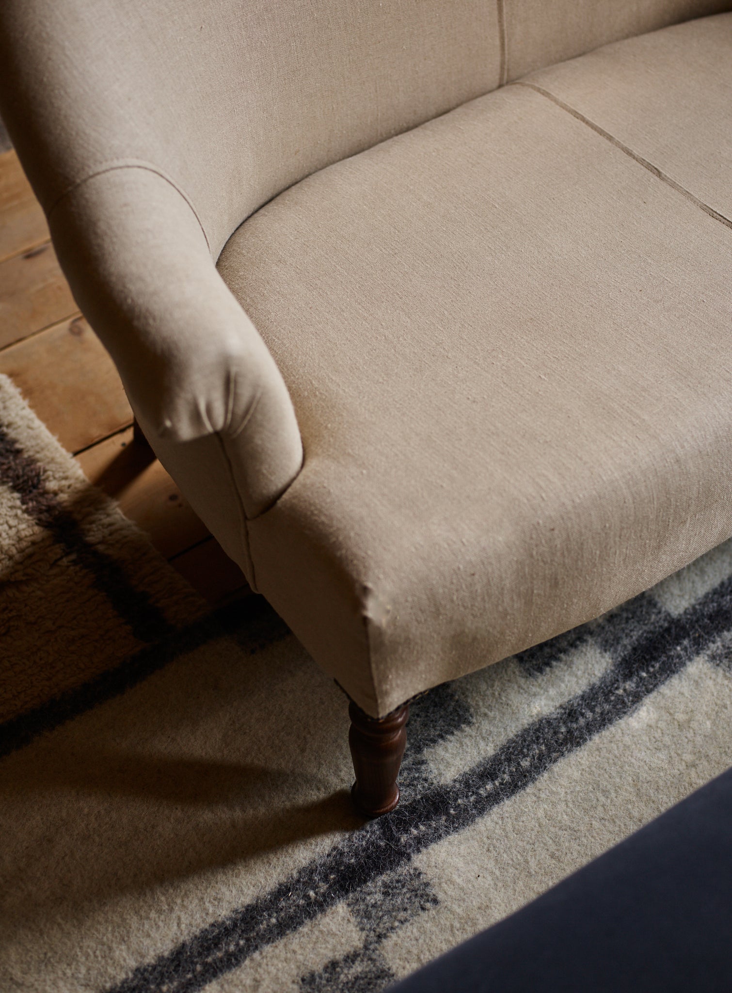 Clandon Sofa, Rust Linen